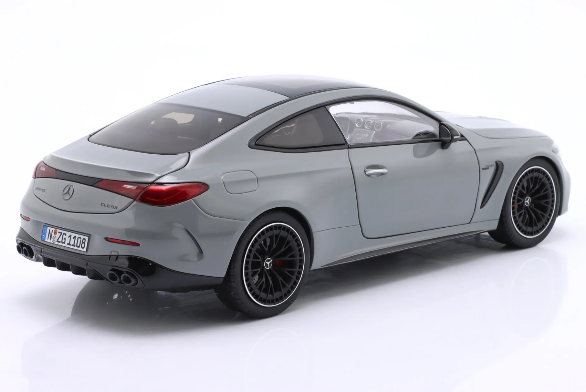 Mercedes-Benz AMG CLE 53 4Matic+ Coupe 2024 alpingrau uni 1:18 NZG