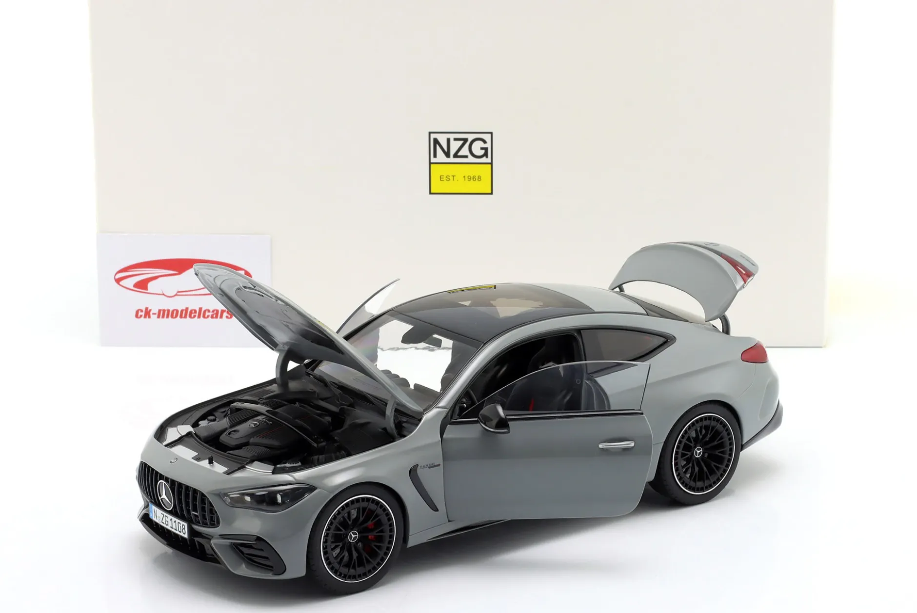Mercedes-Benz AMG CLE 53 4Matic+ Coupe 2024 alpingrau uni 1:18 NZG