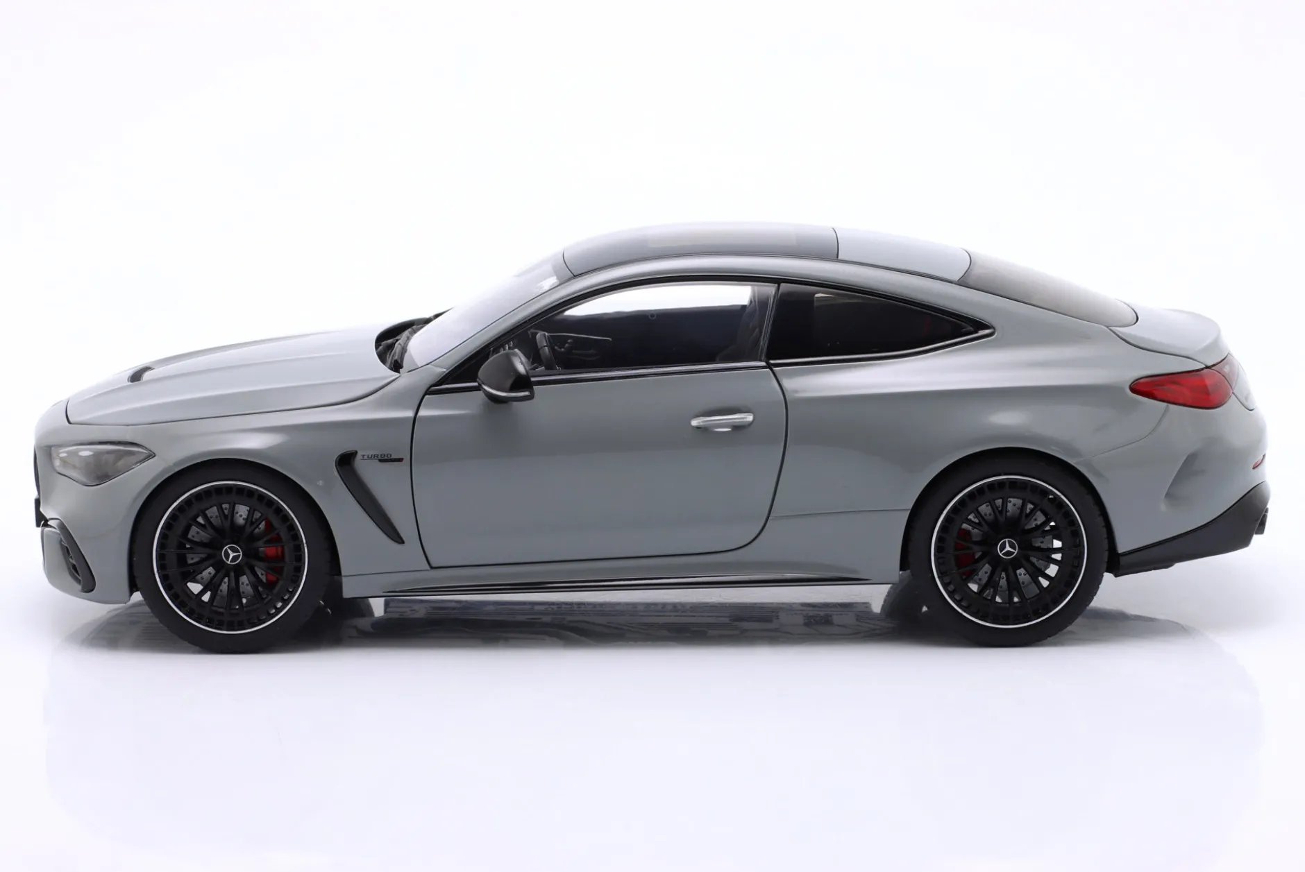 Mercedes-Benz AMG CLE 53 4Matic+ Coupe 2024 alpingrau uni 1:18 NZG