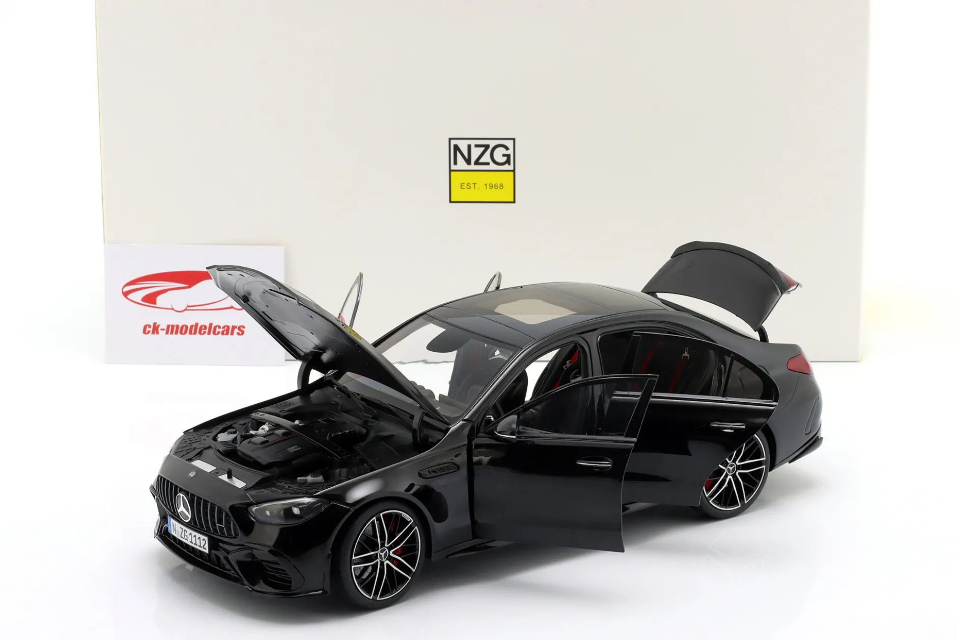 Mercedes-Benz AMG C 63 S E Performance (W206) Baujahr 2024 obsidianschwarz 1:18 NZG