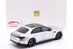 Mercedes-Benz AMG E 53 Hybrid 4Matic+ (W214) 2024 hightechsilber 1:18 NZG
