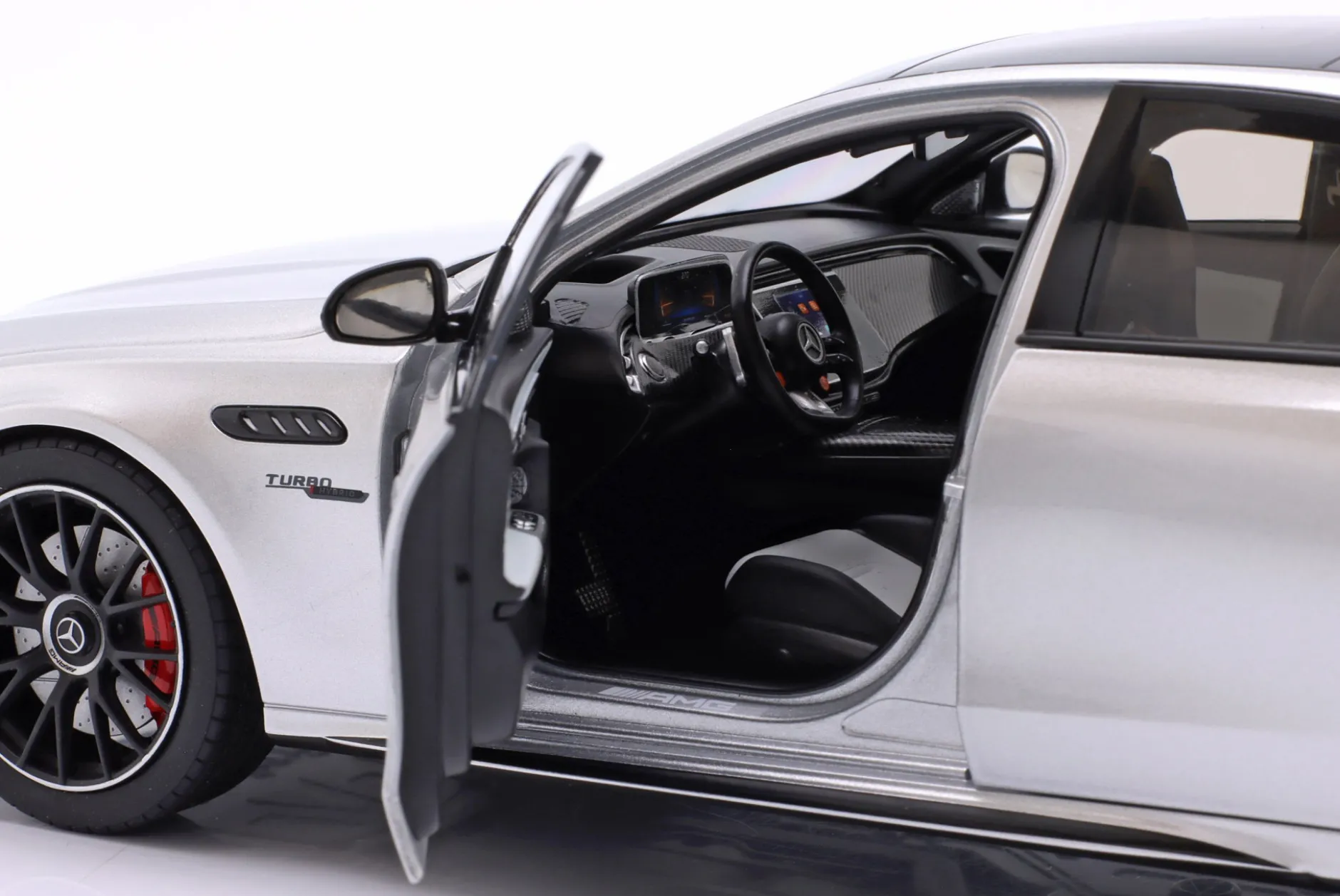 Mercedes-Benz AMG E 53 Hybrid 4Matic+ (W214) 2024 hightechsilber 1:18 NZG
