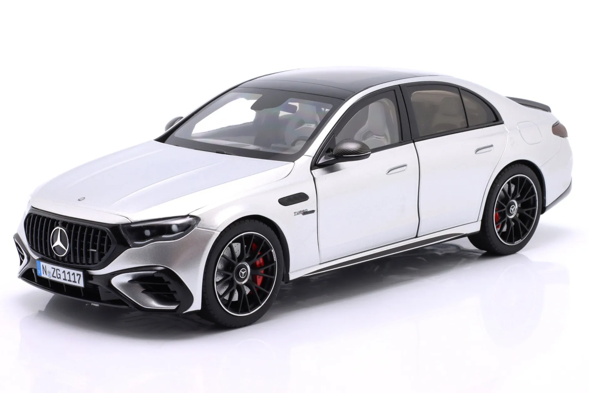 Mercedes-Benz AMG E 53 Hybrid 4Matic+ (W214) 2024 hightechsilber 1:18 NZG