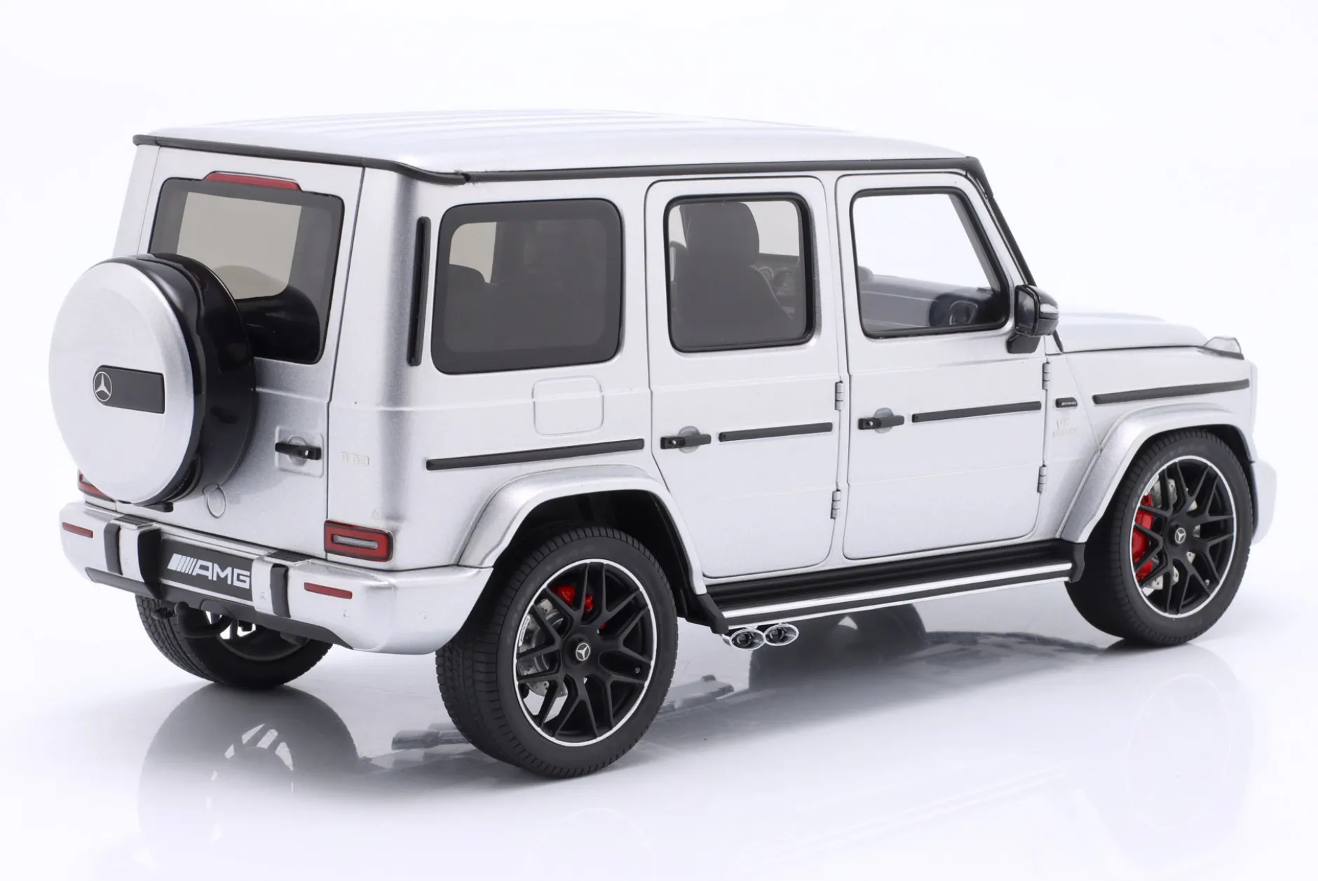 Mercedes-Benz AMG G63 Baujahr 2019 iridium silber metallic 1:18 AUTOart