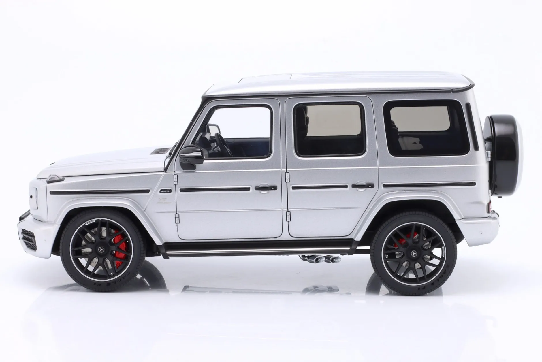 Mercedes-Benz AMG G63 Baujahr 2019 iridium silber metallic 1:18 AUTOart