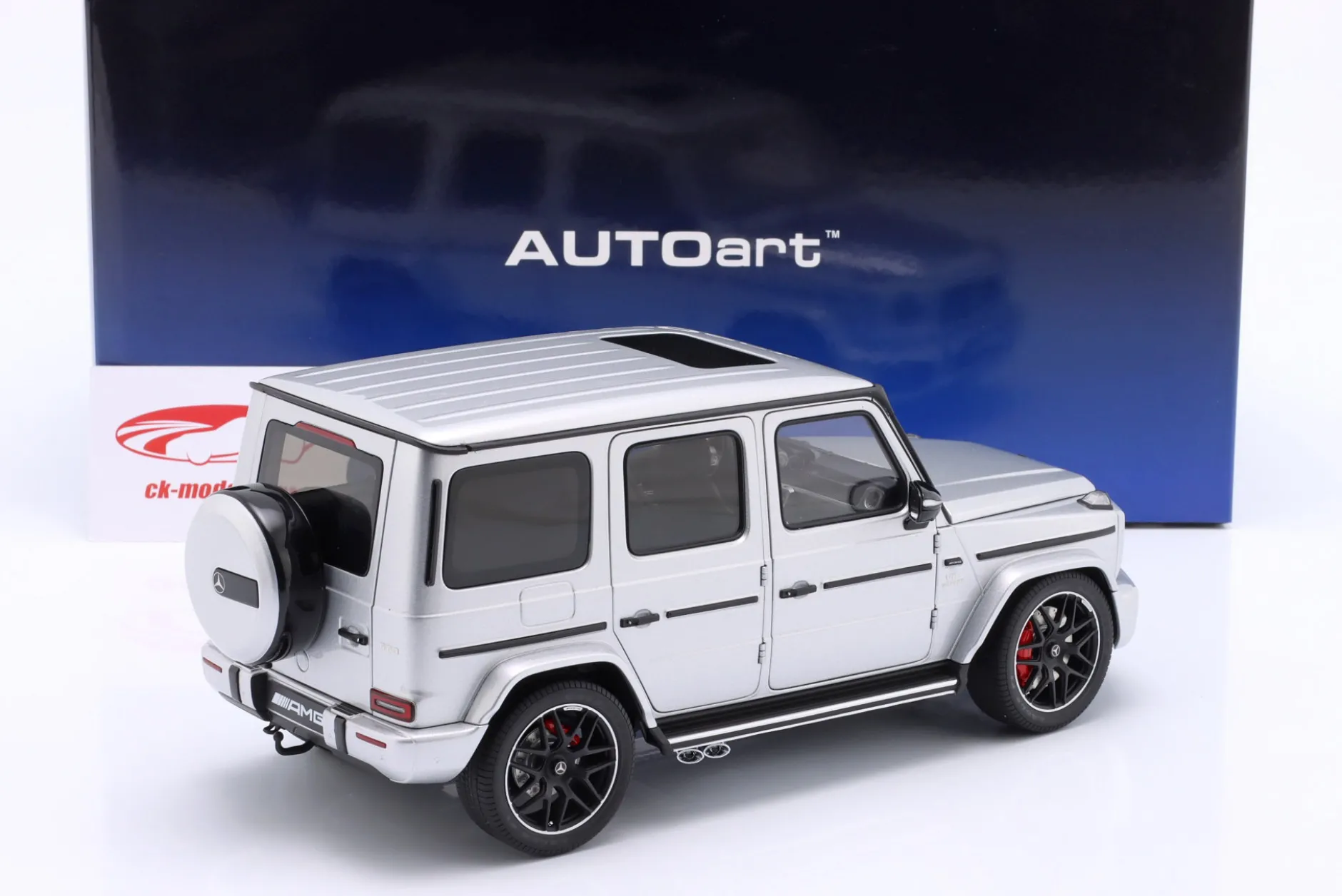 Mercedes-Benz AMG G63 Baujahr 2019 iridium silber metallic 1:18 AUTOart