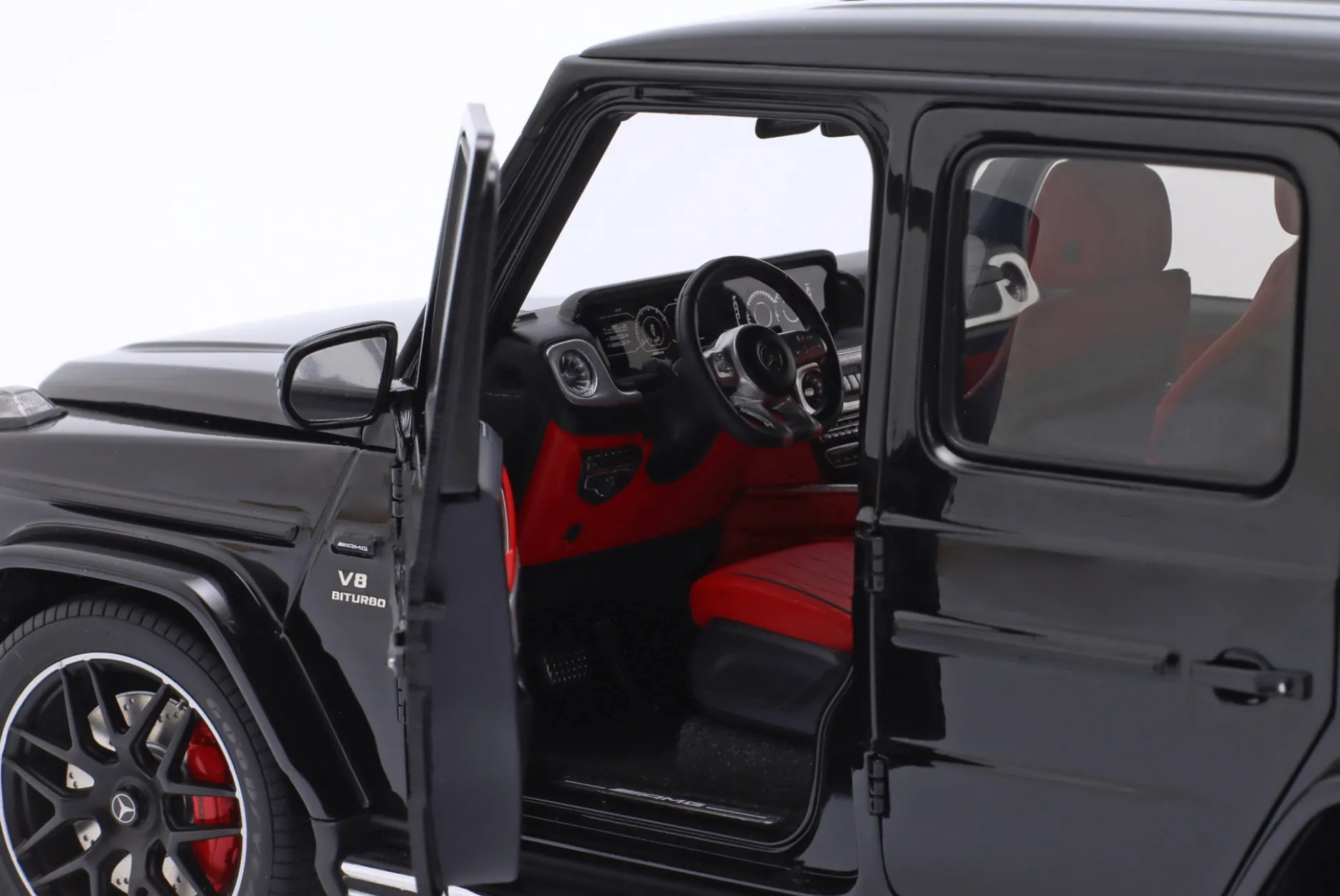 Mercedes-Benz AMG G63 Baujahr 2019 schwarz 1:18 AUTOart