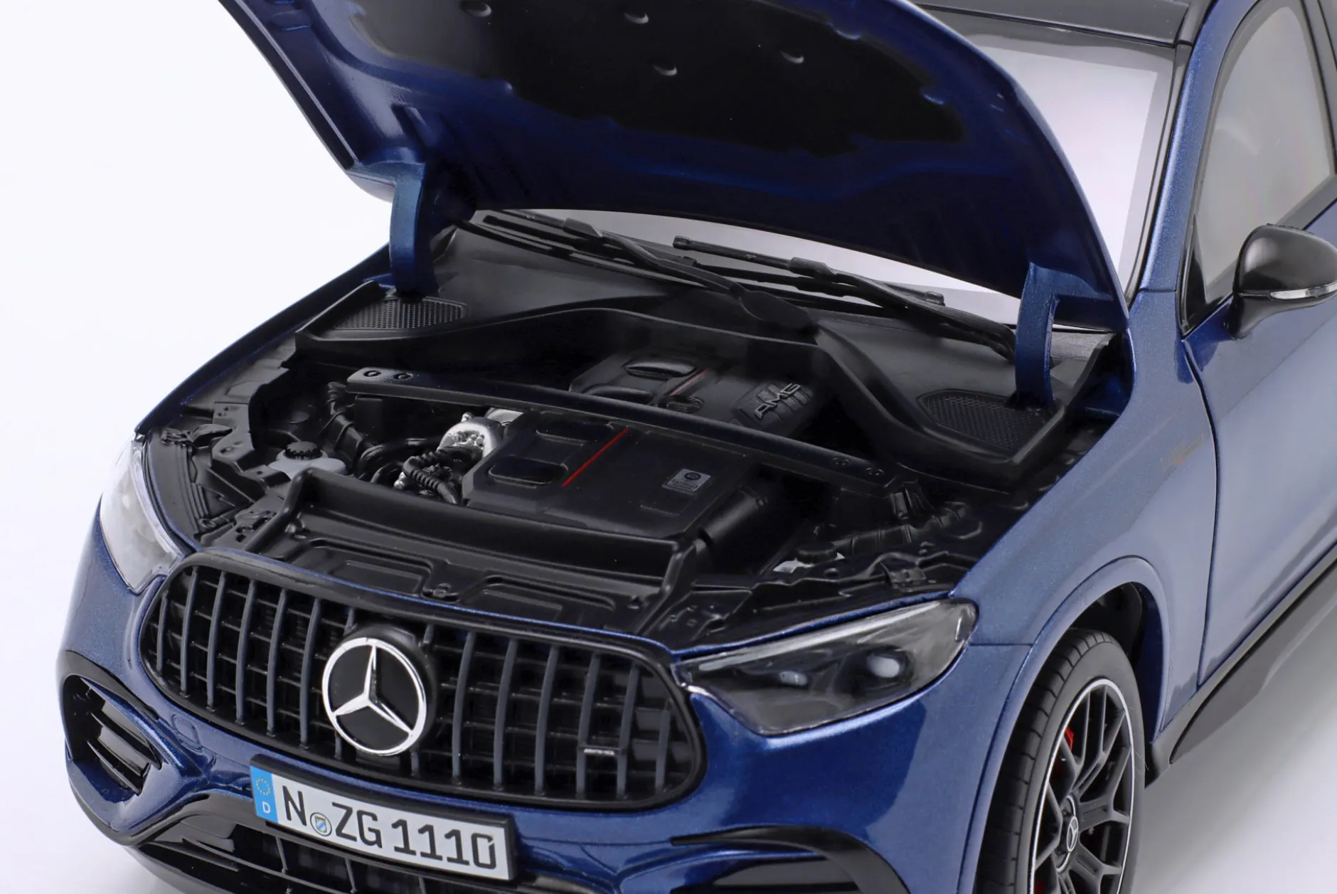 Mercedes-Benz AMG GLC 63 S E Performance spektralblau 1:18 NZG