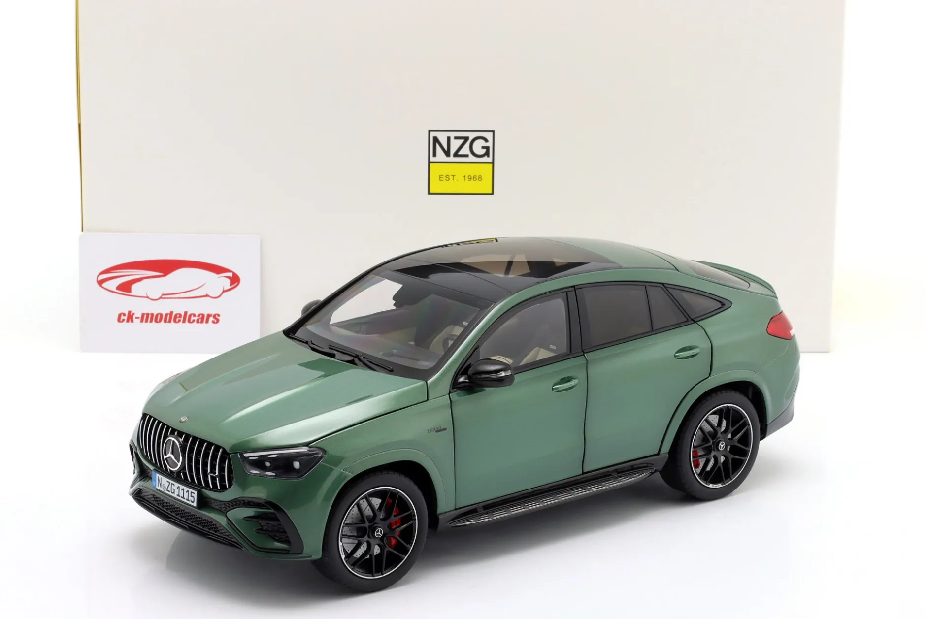 Mercedes-Benz AMG GLE 53 4Matic+ Coupe Baujahr 2023 irlandgrün 1:18 NZG