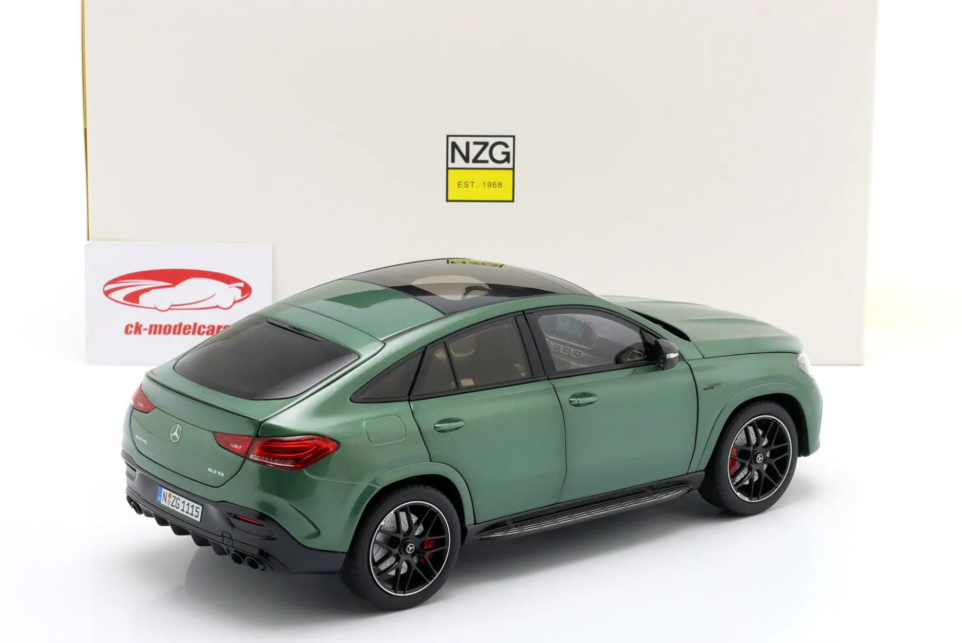 Mercedes-Benz AMG GLE 53 4Matic+ Coupe Baujahr 2023 irlandgrün 1:18 NZG
