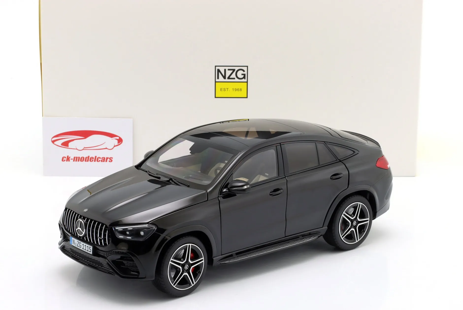 Mercedes-Benz AMG GLE 53 4Matic+ Coupe Baujahr 2023 obsidianschwarz 1:18 NZG