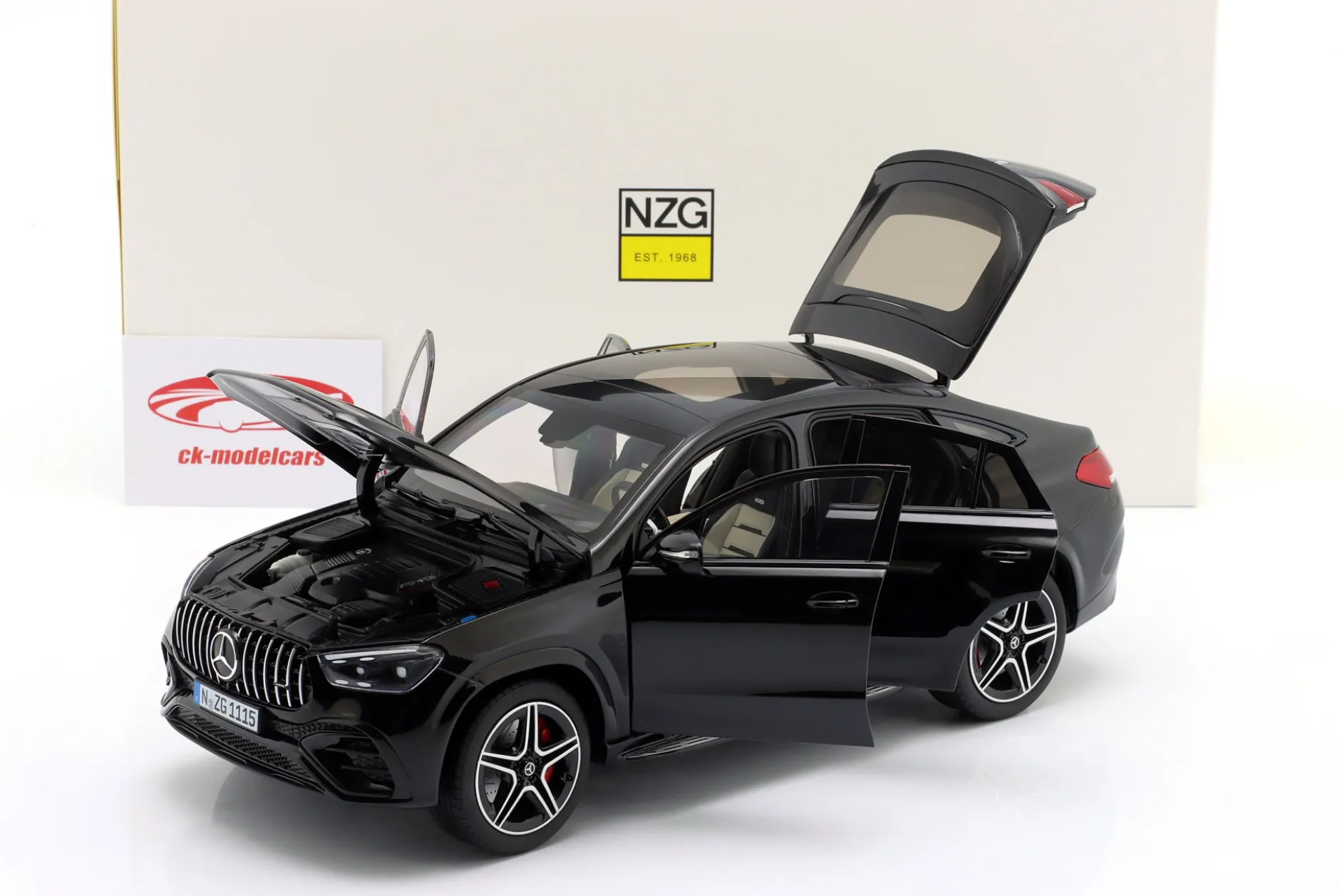 Mercedes-Benz AMG GLE 53 4Matic+ Coupe Baujahr 2023 obsidianschwarz 1:18 NZG