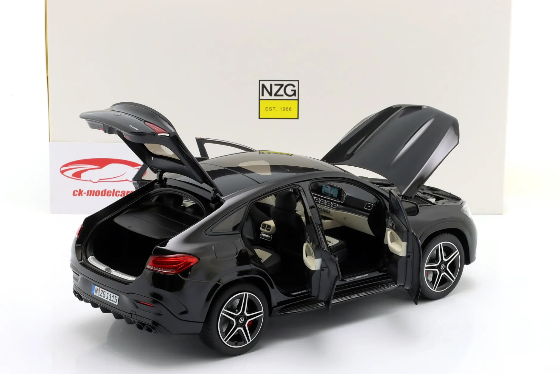 Mercedes-Benz AMG GLE 53 4Matic+ Coupe Baujahr 2023 obsidianschwarz 1:18 NZG