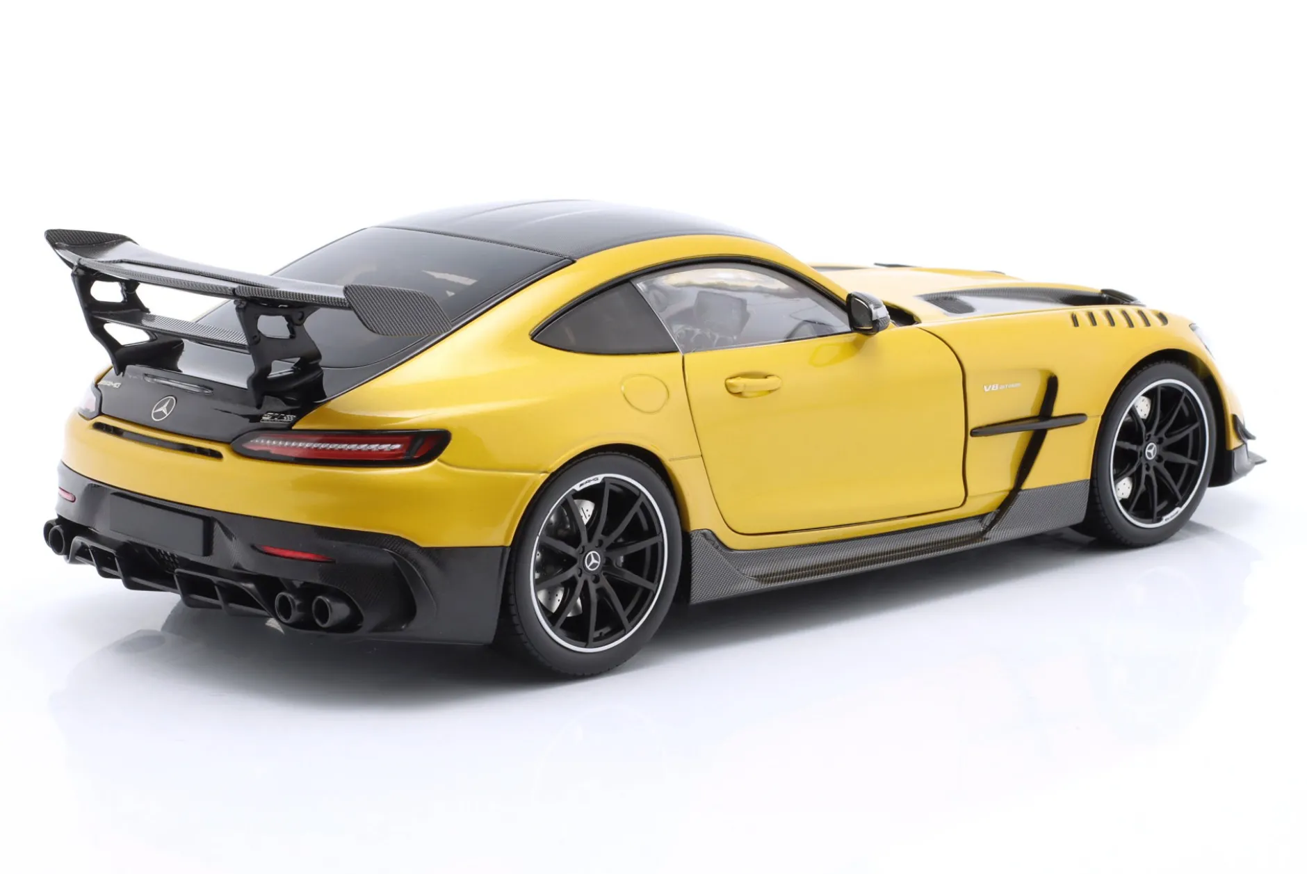 Mercedes-Benz AMG GT Black Series 2021 gelb metallic 1:18 Minichamps