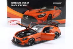 Mercedes-Benz AMG GT Black Series 2021 orange 1:18 Minichamps
