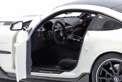 Mercedes-Benz AMG GT Black Series Baujahr 2021 weiß metallic 1:18 Minichamps