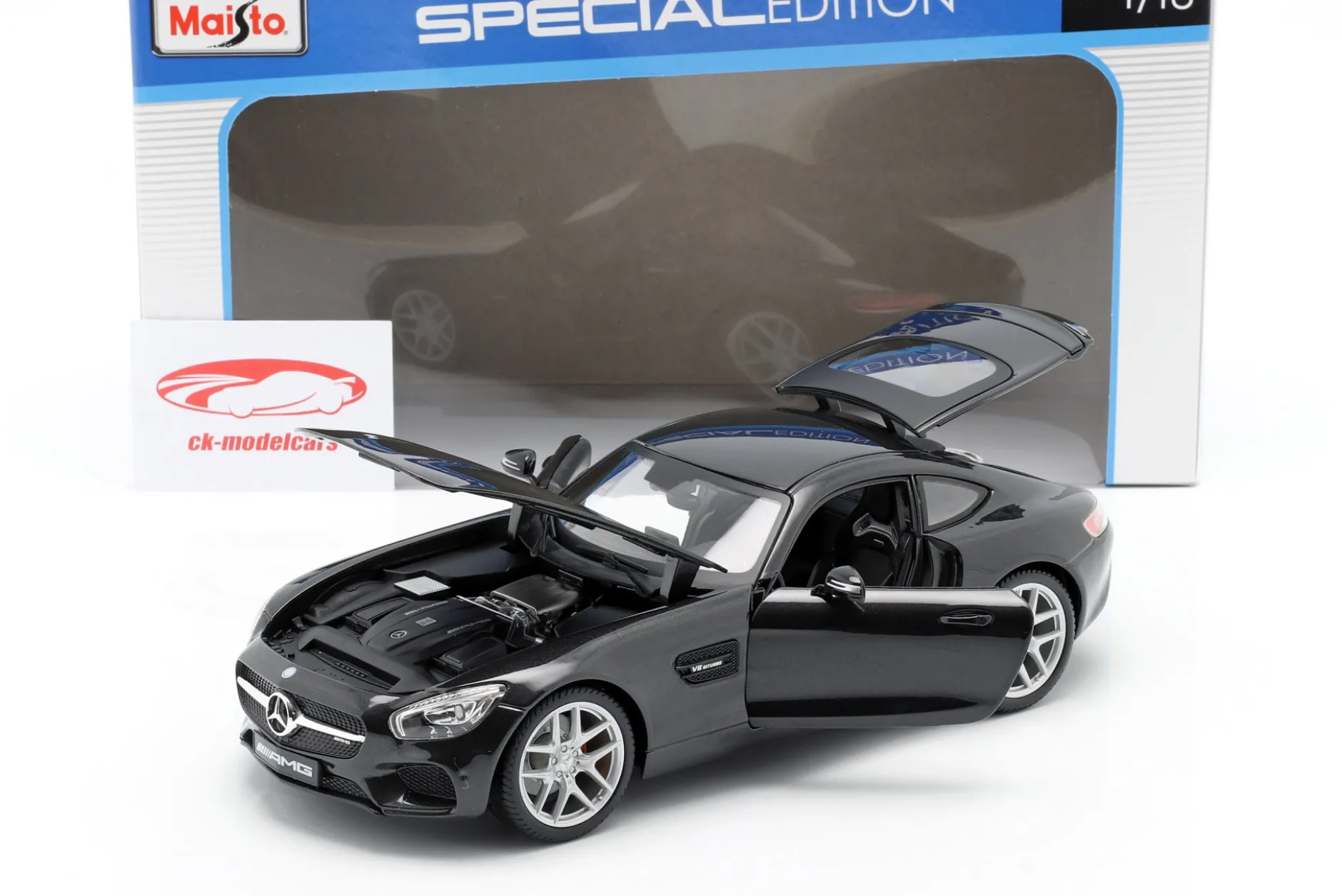 Mercedes-Benz AMG GT (C190) schwarz metallic 1:18 Maisto