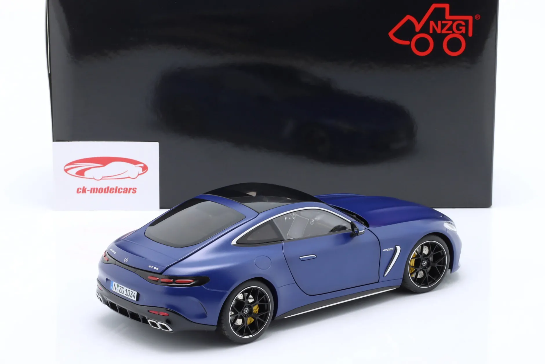 Mercedes-Benz AMG GT 63 4Matic+ spektralblau 1:18 NZG