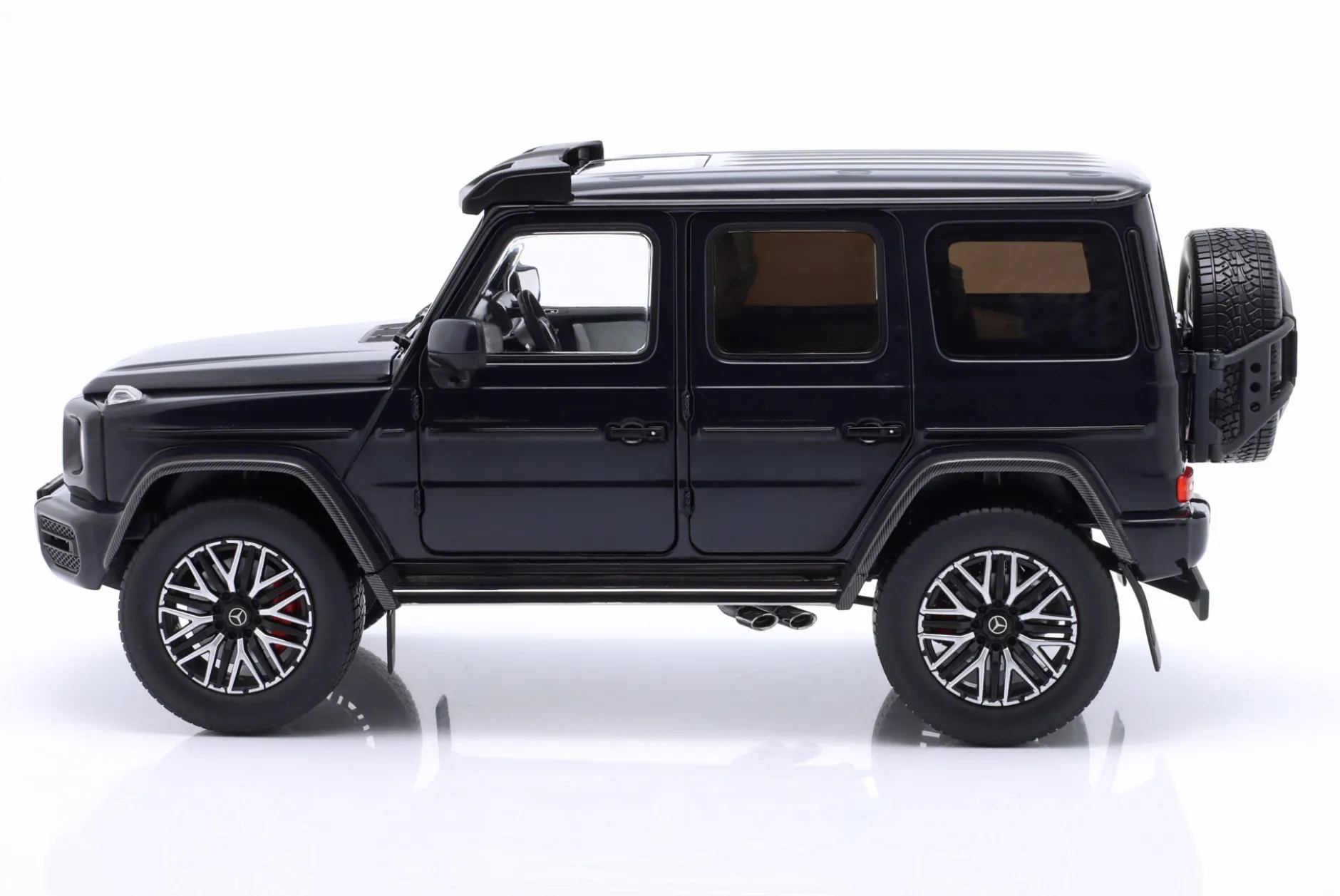 Mercedes-Benz AMG G63 (W463) 4x4 2022 dunkelblau 1:18 iScale