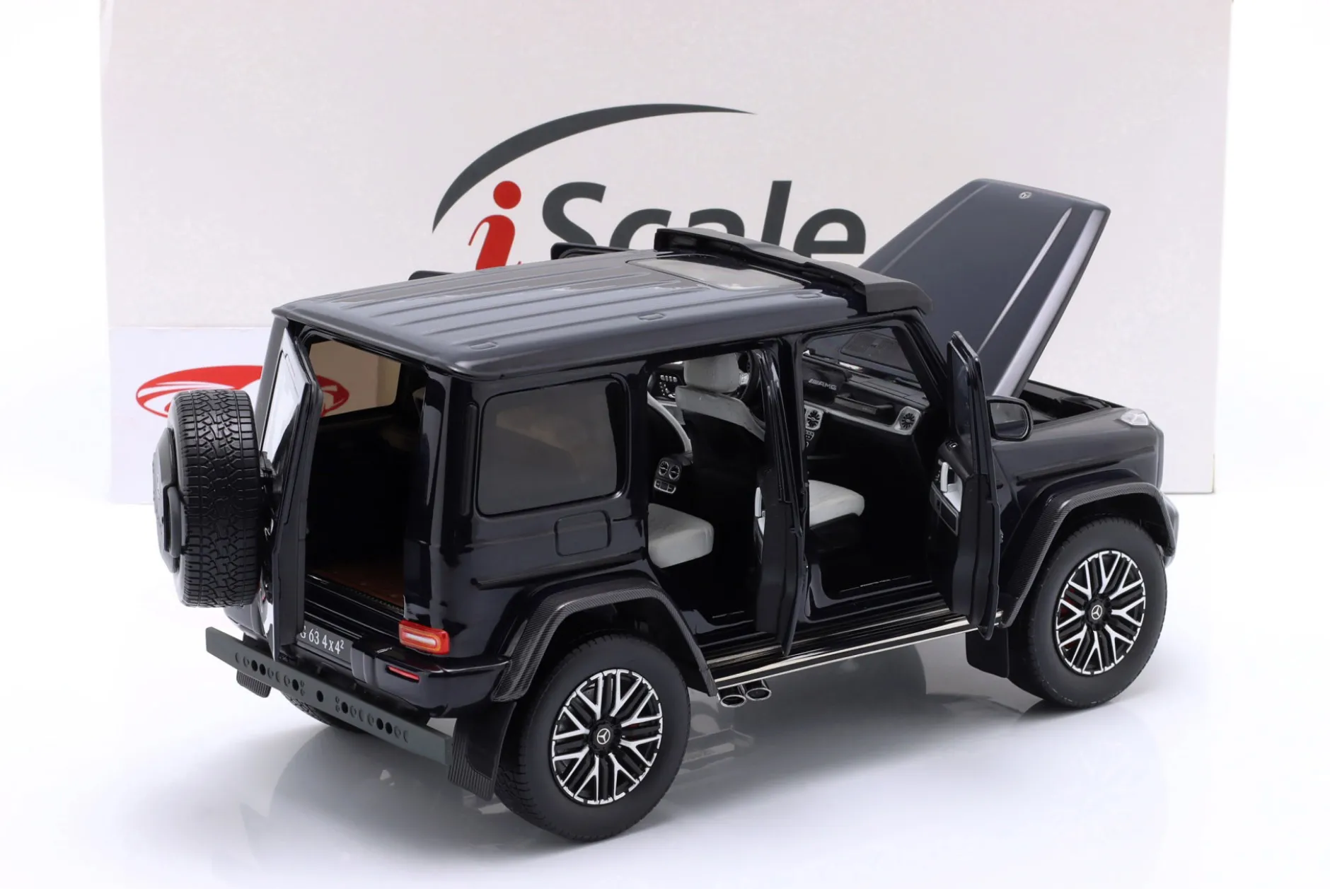 Mercedes-Benz AMG G63 (W463) 4x4 2022 dunkelblau 1:18 iScale