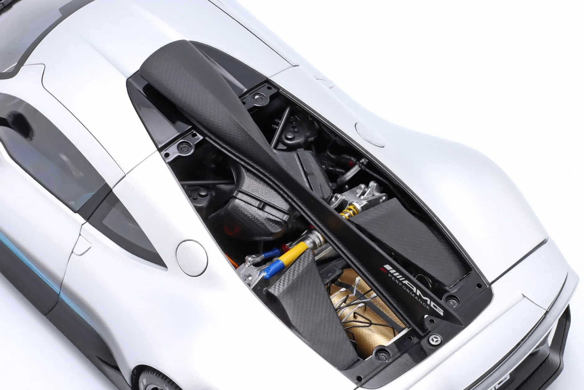 Mercedes-Benz AMG ONE (C298) hightech silber 1:12 NZG