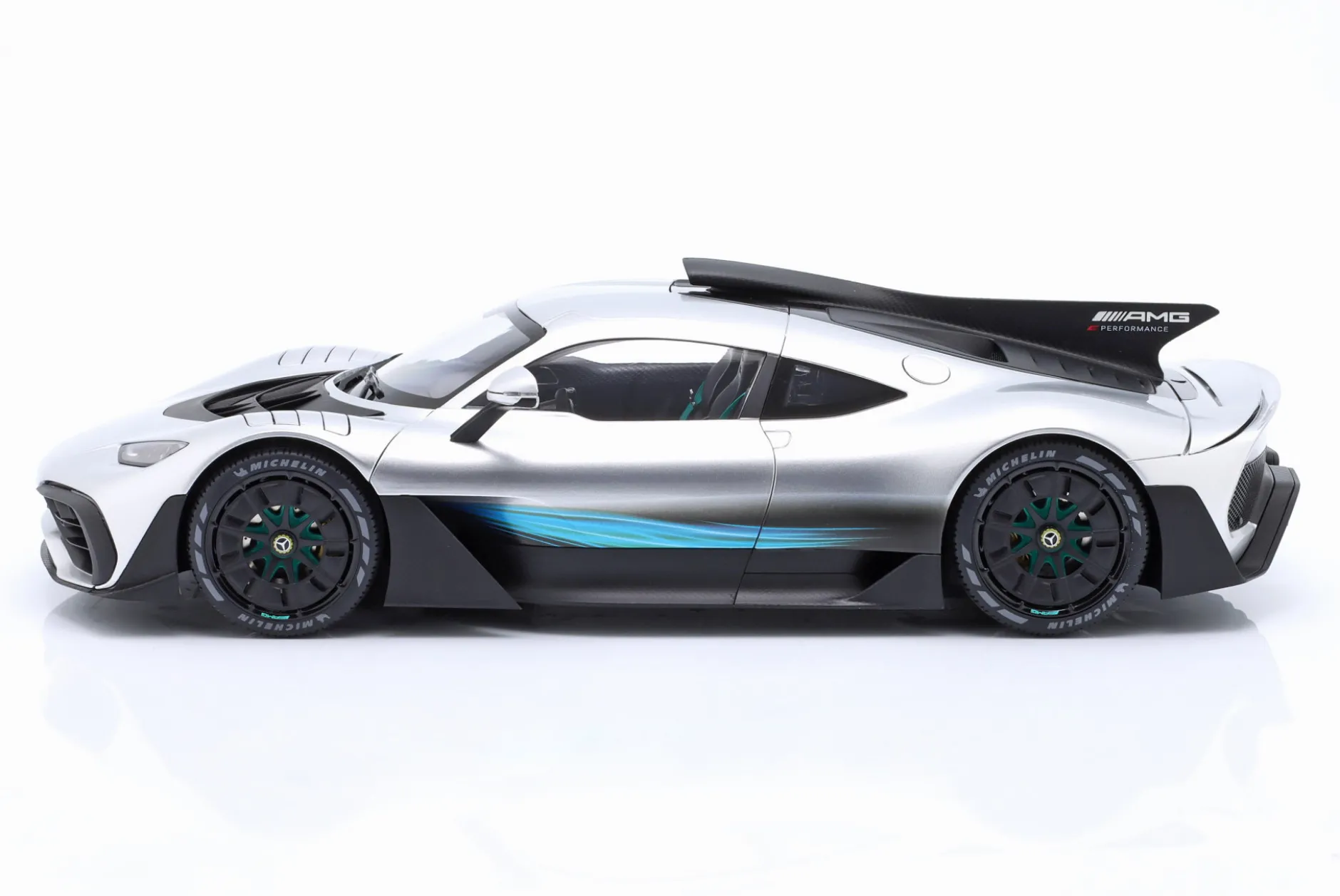 Mercedes-Benz AMG ONE (C298) hightech silber 1:12 NZG