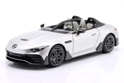 Mercedes-Benz AMG PureSpeed Baujahr 2025 silber metallic 1:18 NZG
