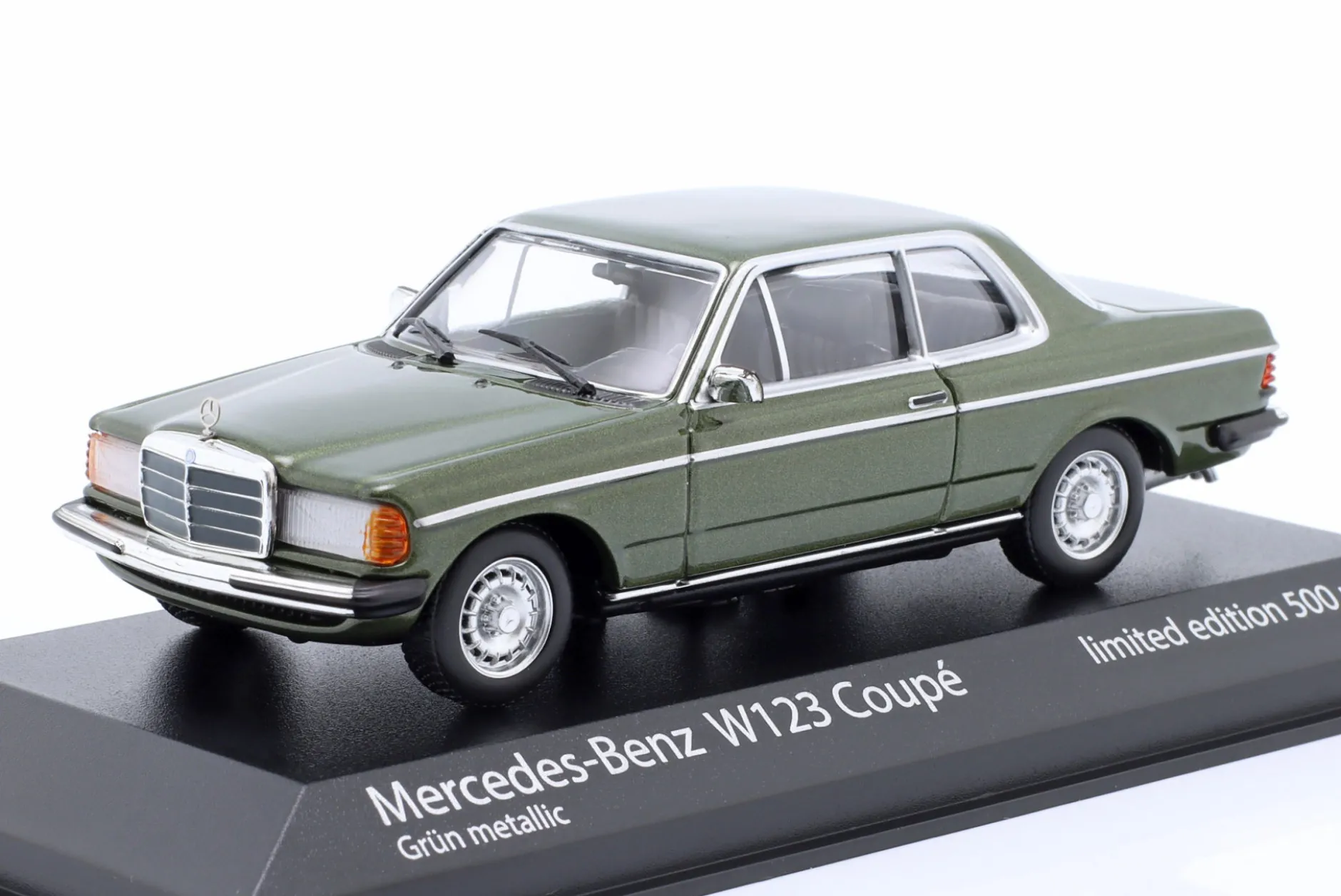 Mercedes-Benz 230CE (W123) Baujahr 1982 dunkelgrün metallic 1:43 Minichamps