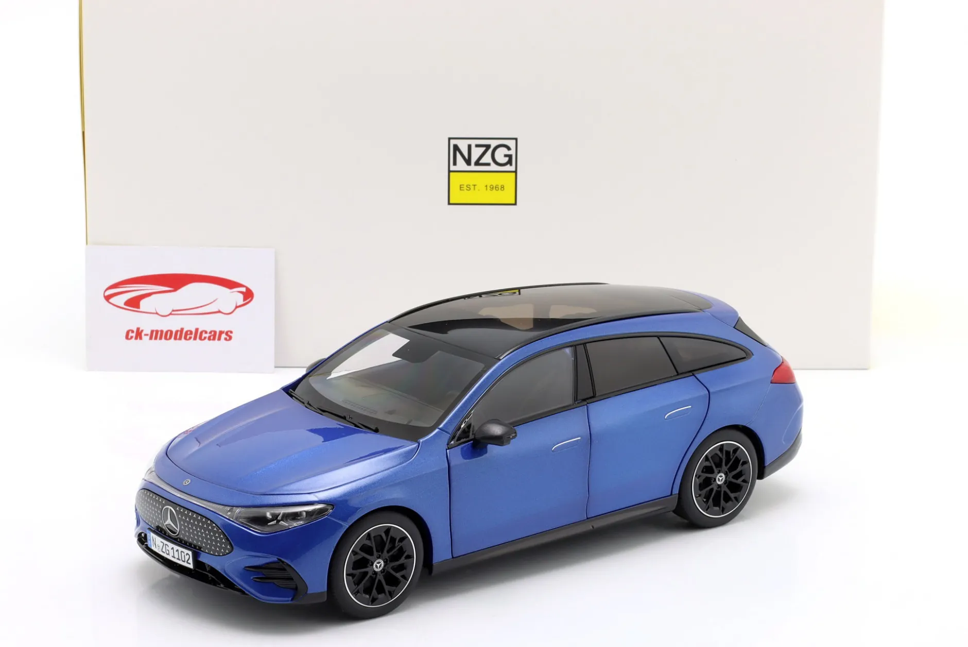 Mercedes-Benz CLA Shooting Brake EQ (X174) Baujahr 2025 blau metallic 1:18 NZG