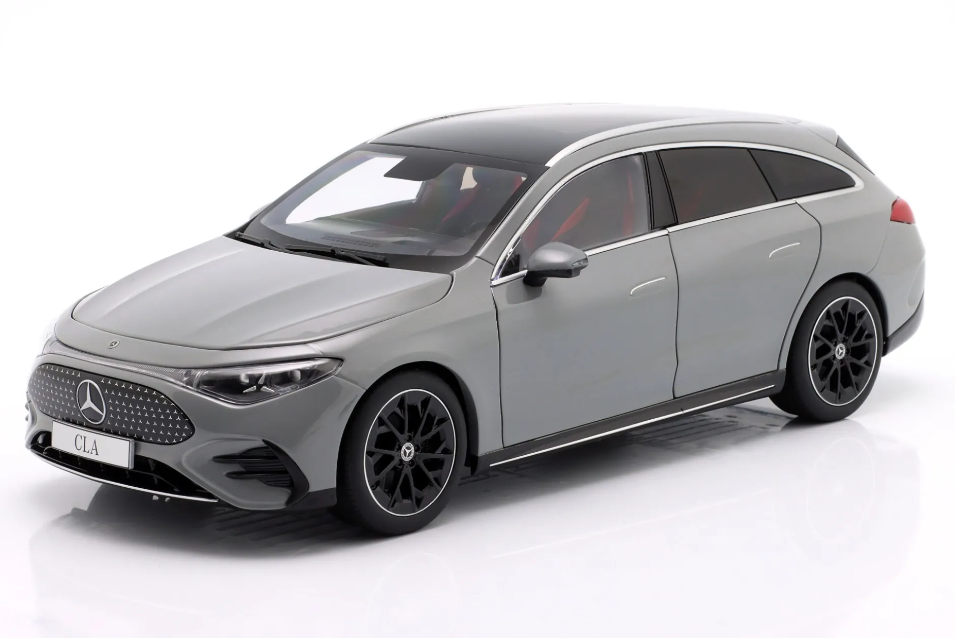 Mercedes-Benz CLA Shooting Brake (X174) Baujahr 2025 alpingrau 1:18 NZG
