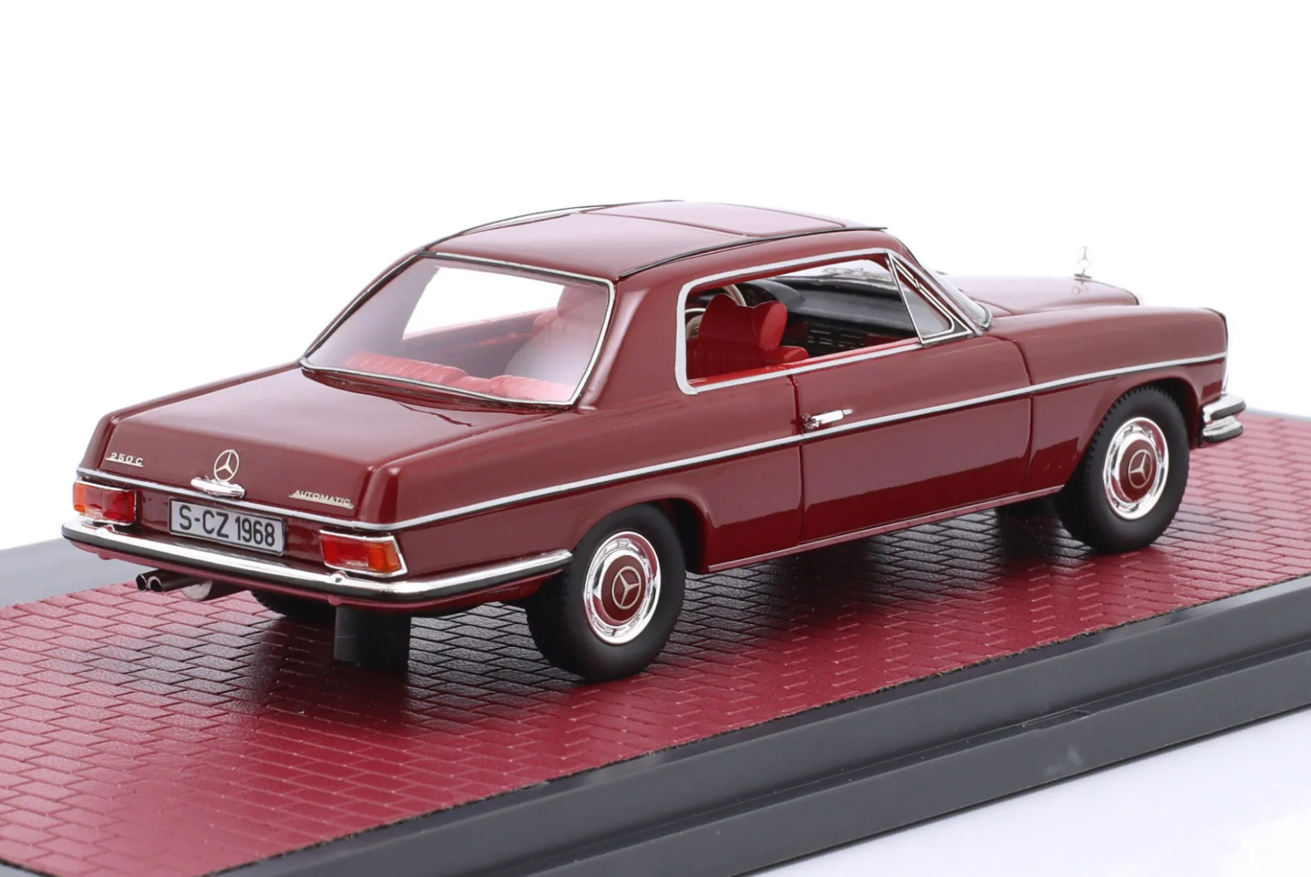 Mercedes-Benz 250 C (W114) /8 Baujahr 1968 dunkelrot 1:43 Matrix