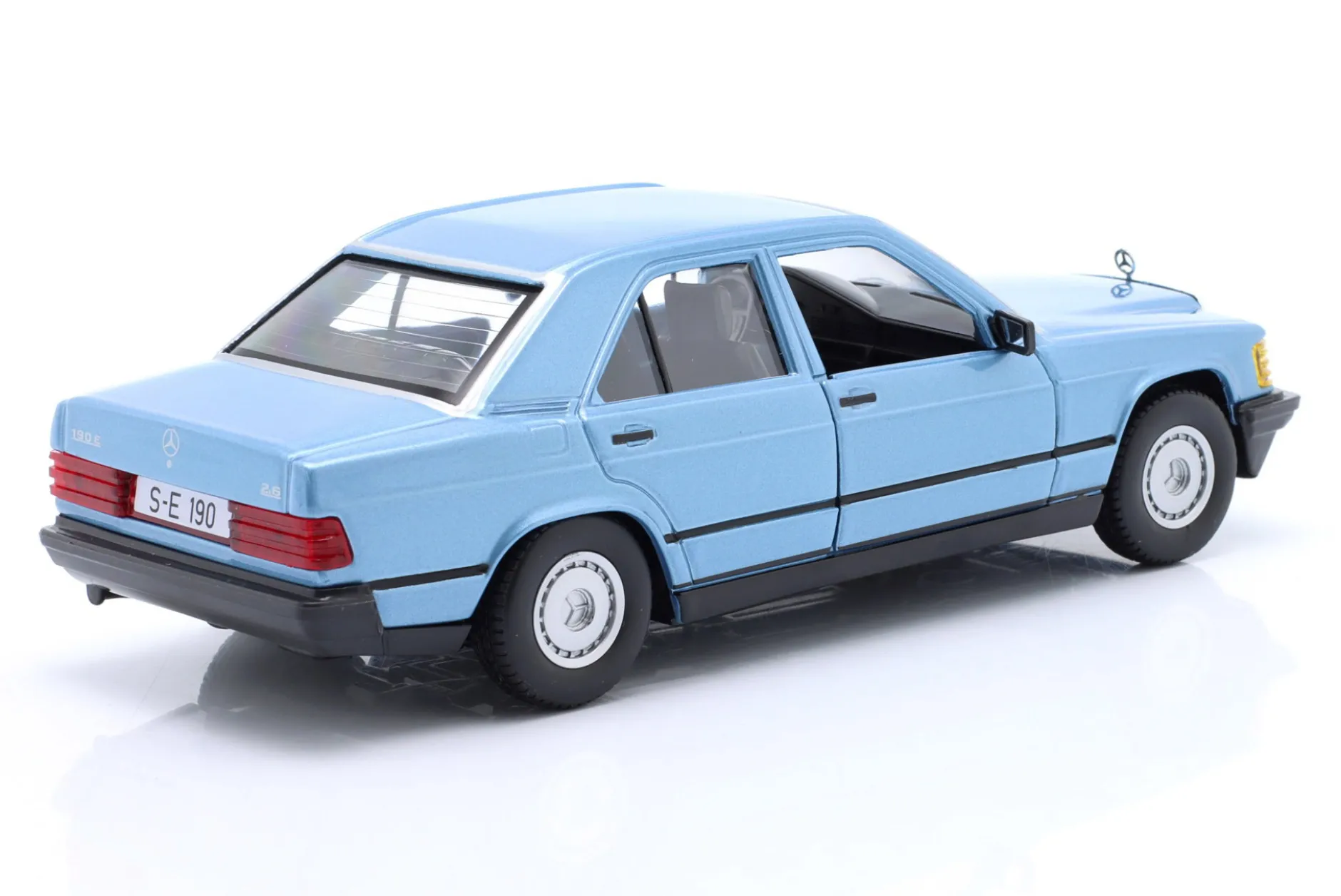Mercedes-Benz 190E 2.6 Baujahr 1987 diamantblau 1:24 Bburago