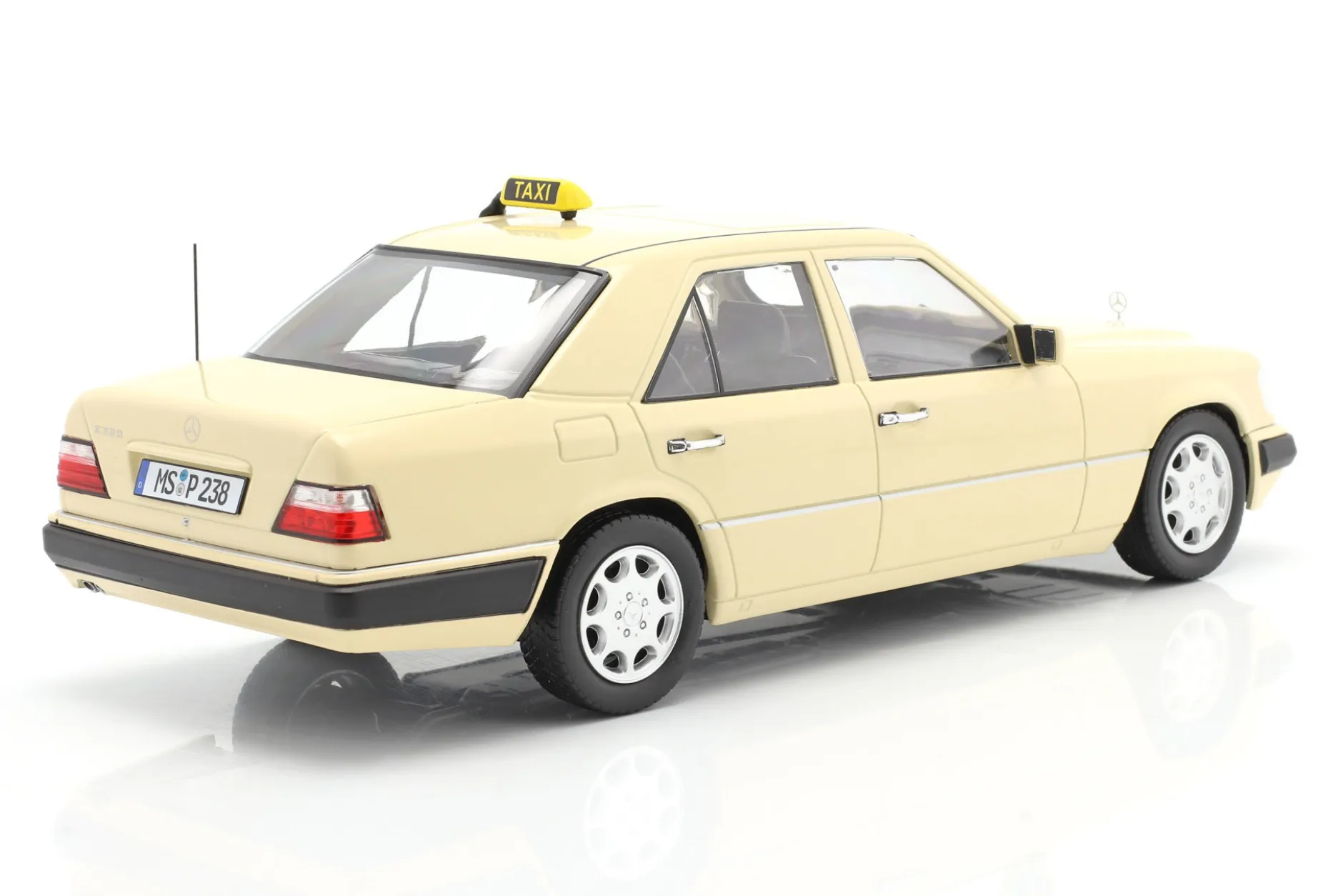 Mercedes-Benz E-Klasse (W124) Baujahr 1989 Taxi 1:18 iScale
