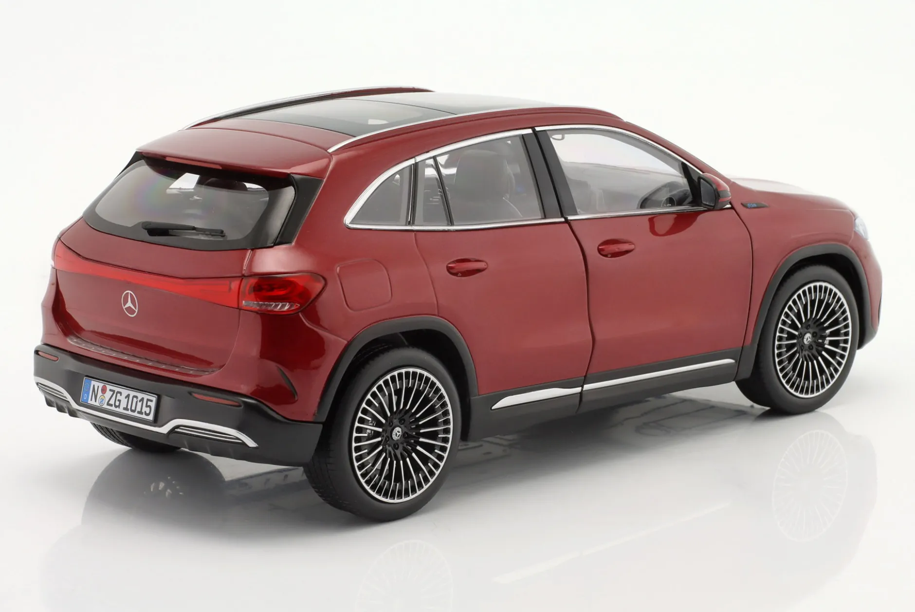 Mercedes-Benz EQA Baujahr 2021 patagonienrot 1:18 NZG