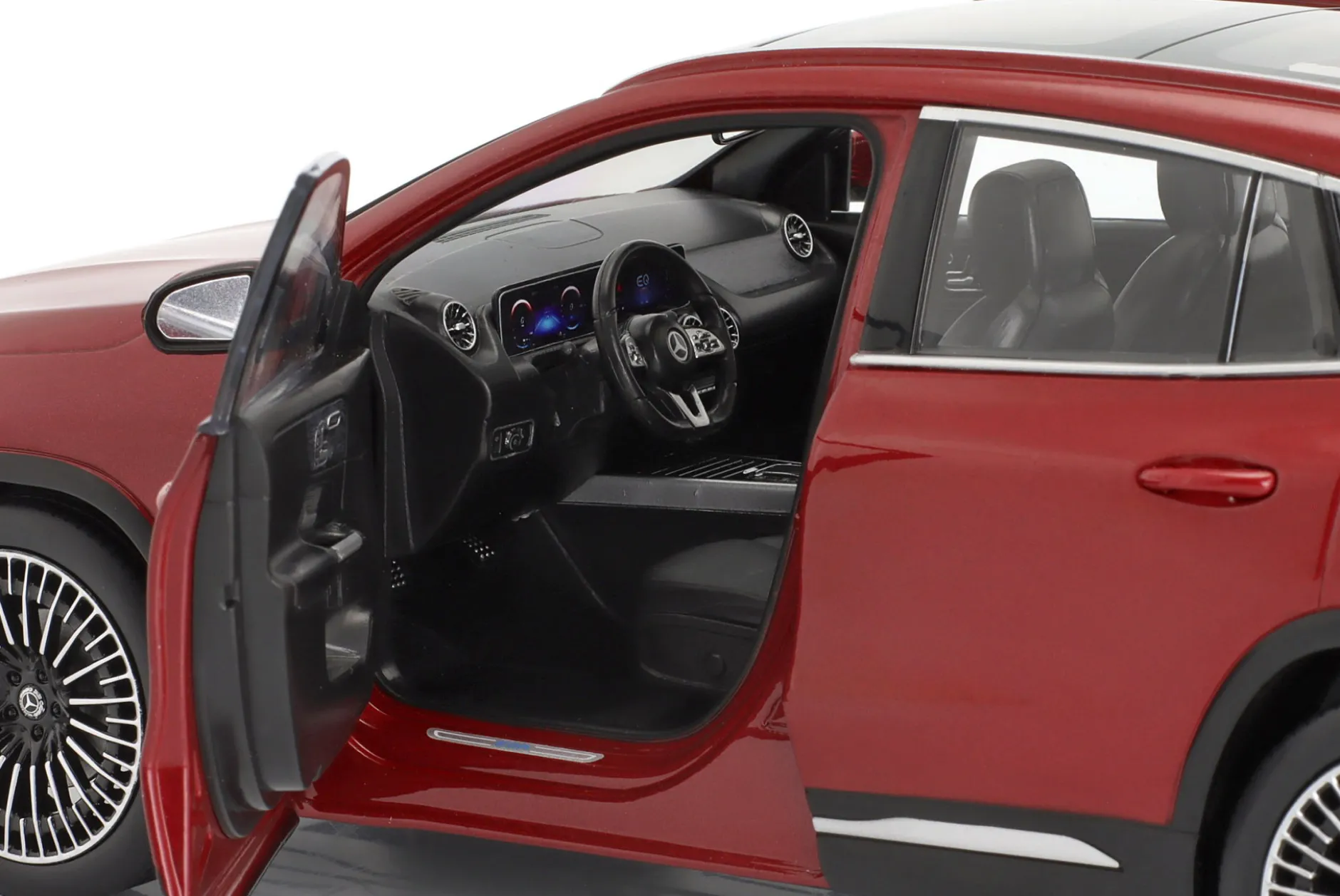 Mercedes-Benz EQA Baujahr 2021 patagonienrot 1:18 NZG