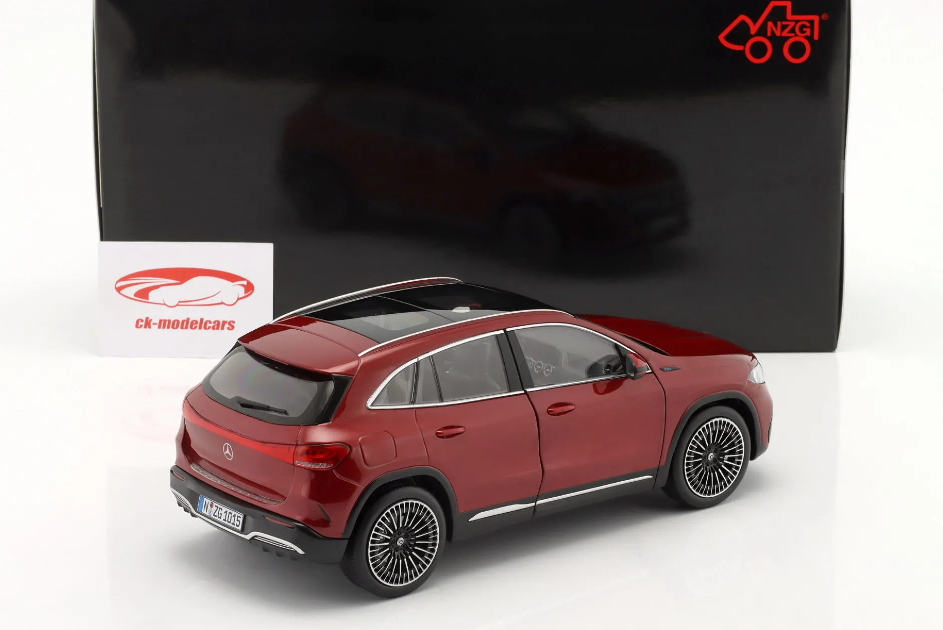 Mercedes-Benz EQA Baujahr 2021 patagonienrot 1:18 NZG