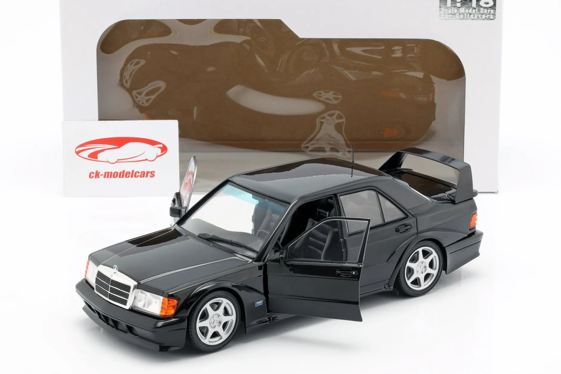 Mercedes-Benz 190E 2.5-16V Evolution II Baujahr 1990 schwarz 1:18 Solido