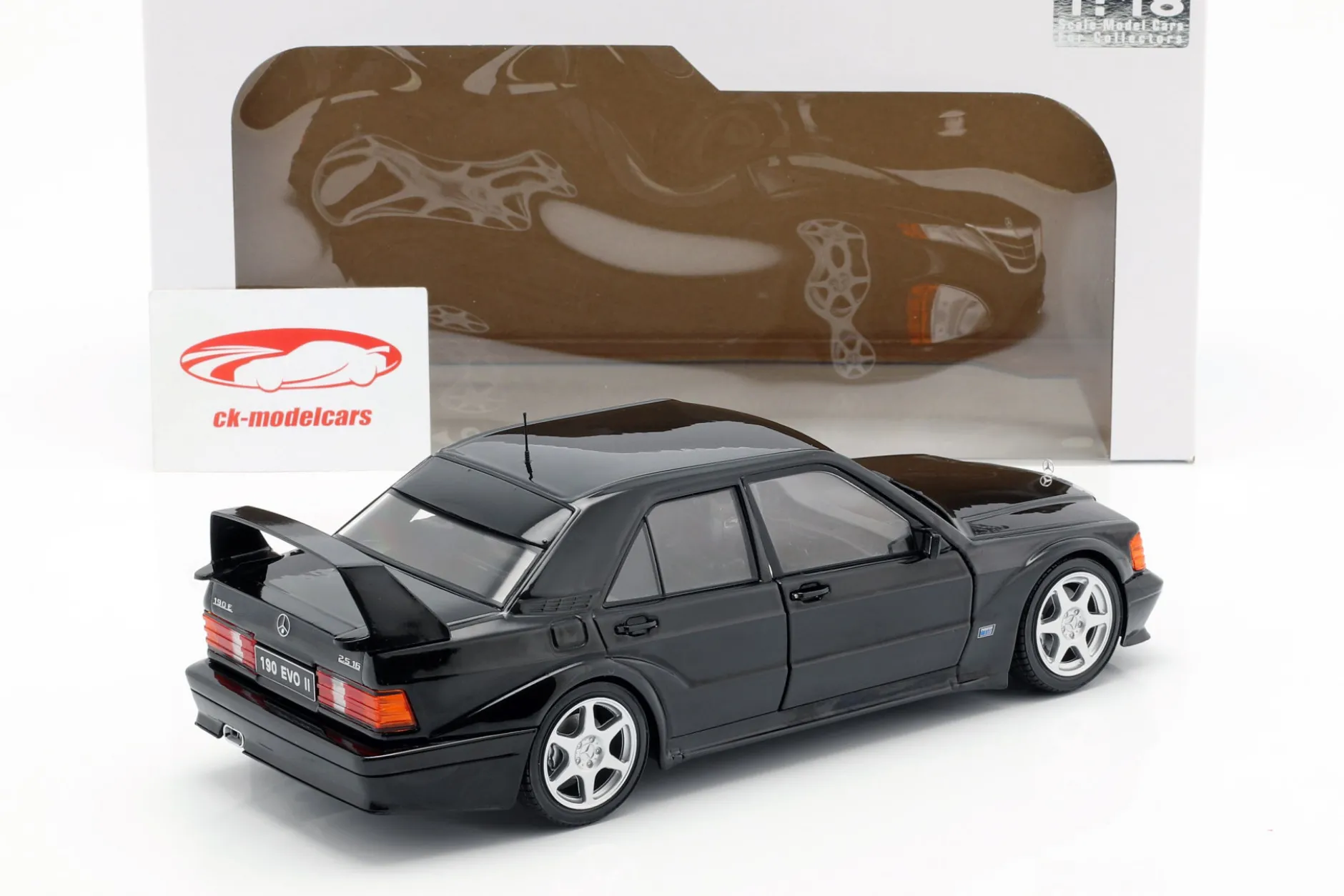 Mercedes-Benz 190E 2.5-16V Evolution II Baujahr 1990 schwarz 1:18 Solido