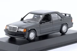 Mercedes-Benz 190E 2.3-16 (W201) Baujahr 1984 schwarz metallic 1:43 Minichamps