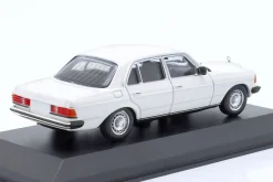 Mercedes-Benz 230E (W123) Baujahr 1982 weiß 1:43 Minichamps