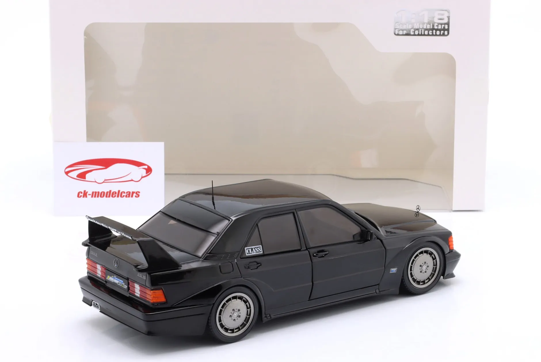 Mercedes-Benz MB 190 (W201) EVO II Baujahr 1990 schwarz 1:18 Solido