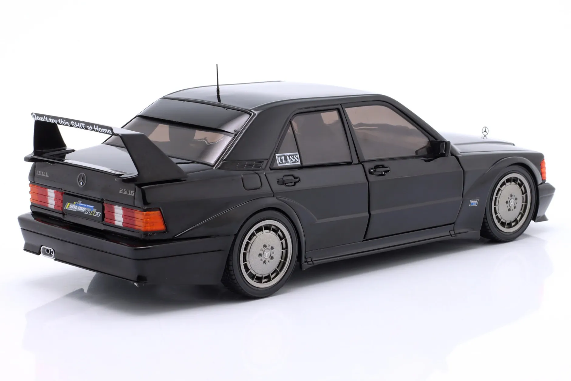 Mercedes-Benz MB 190 (W201) EVO II Baujahr 1990 schwarz 1:18 Solido