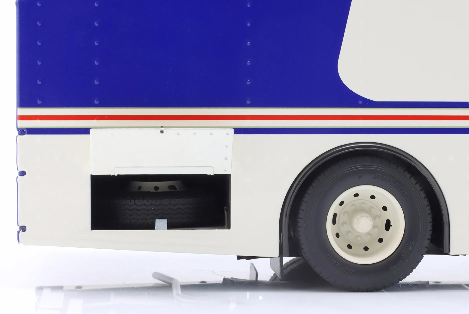 Mercedes-Benz O 317 Renntransporter Rothmans Porsche weiß 1:18 Schuco