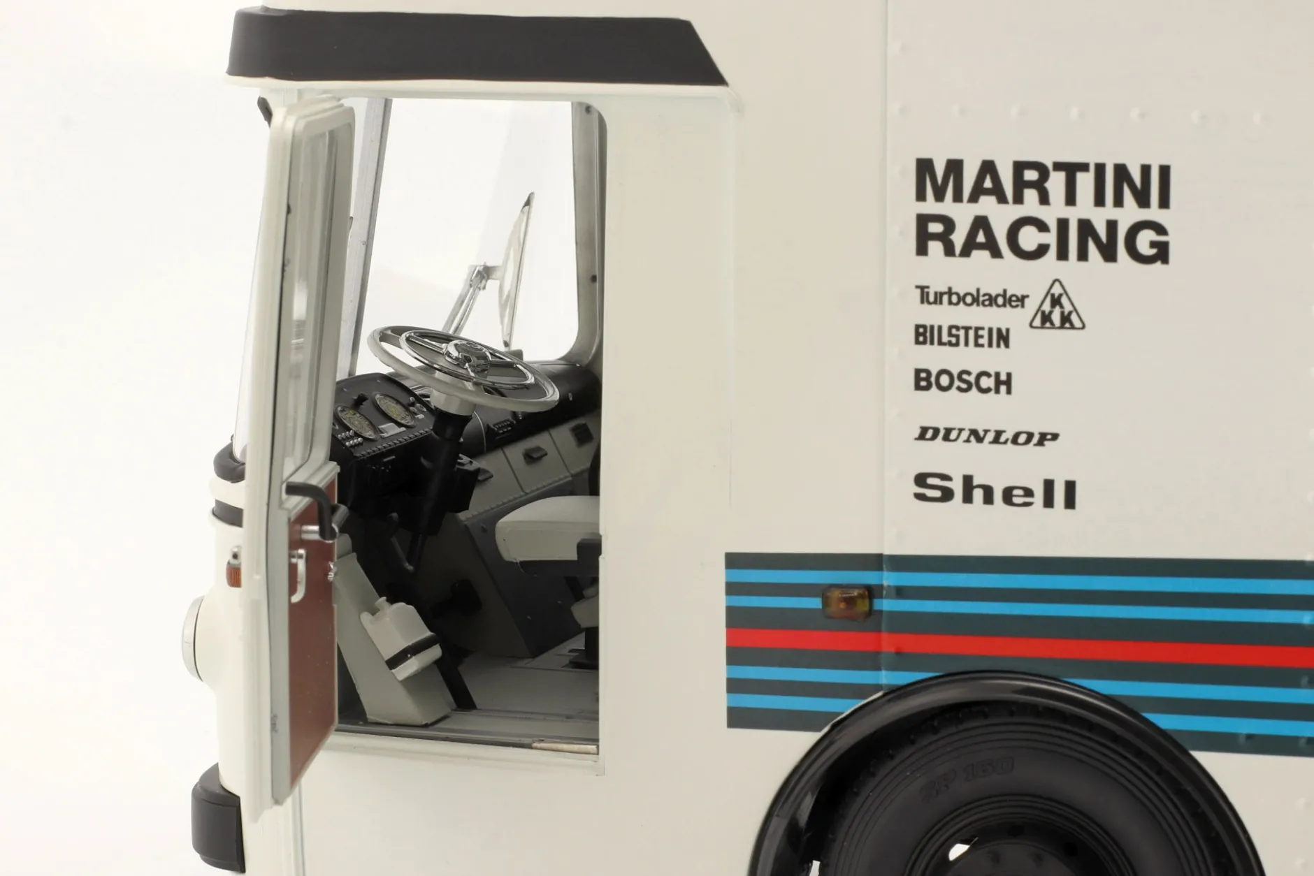Mercedes-Benz O 317 Renntransporter Porsche Martini Racing weiß 1:18 Schuco