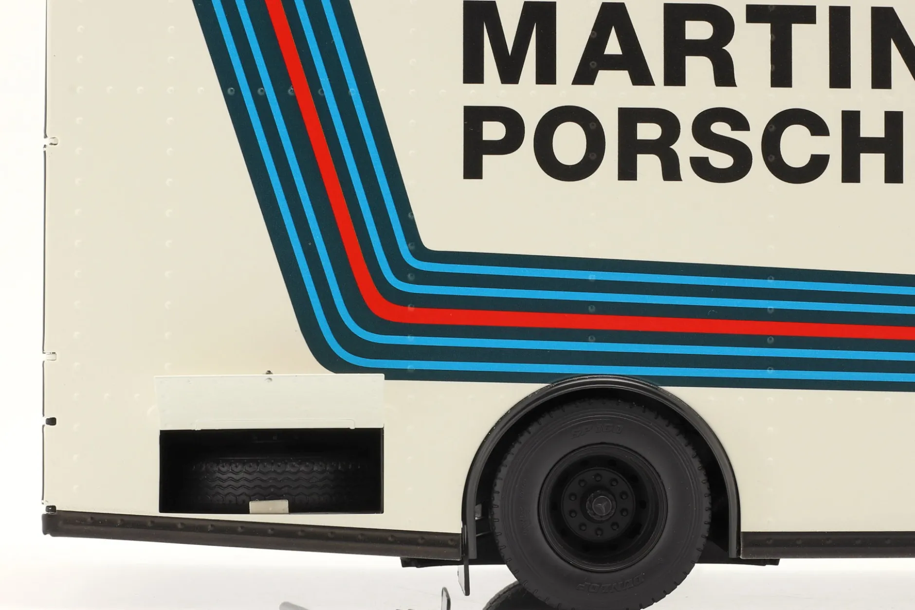 Mercedes-Benz O 317 Renntransporter Porsche Martini Racing weiß 1:18 Schuco