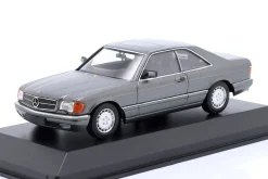Mercedes-Benz 560 SEC (C126) Baujahr 1980 grau metallic 1:43 Minichamps