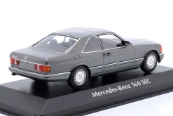 Mercedes-Benz 560 SEC (C126) Baujahr 1980 grau metallic 1:43 Minichamps