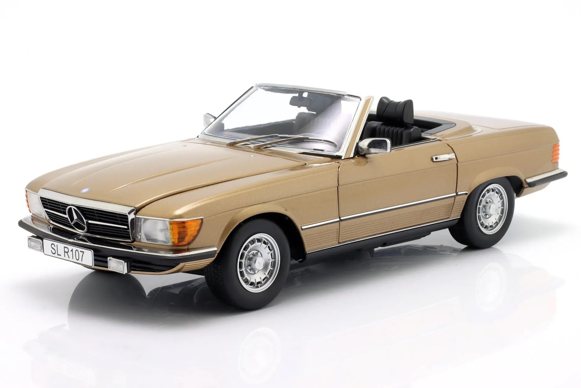 Mercedes-Benz 450 SL (R107) Baujahr 1985 gold metallic 1:12 KK-Scale