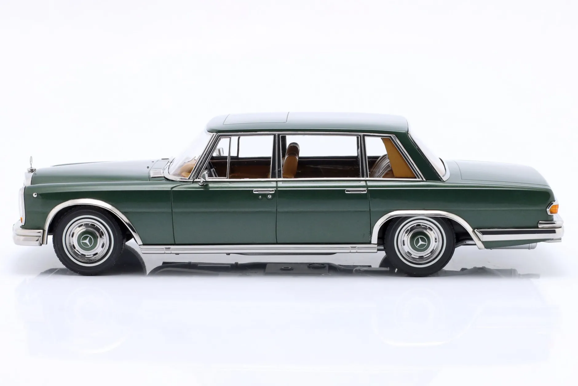 Mercedes-Benz 600 SWB (W100) Baujahr 1963 dunkelgrün metallic 1:18 KK-Scale