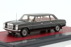 Mercedes-Benz V114 Lang Baujahr 1969 schwarz 1:43 Matrix